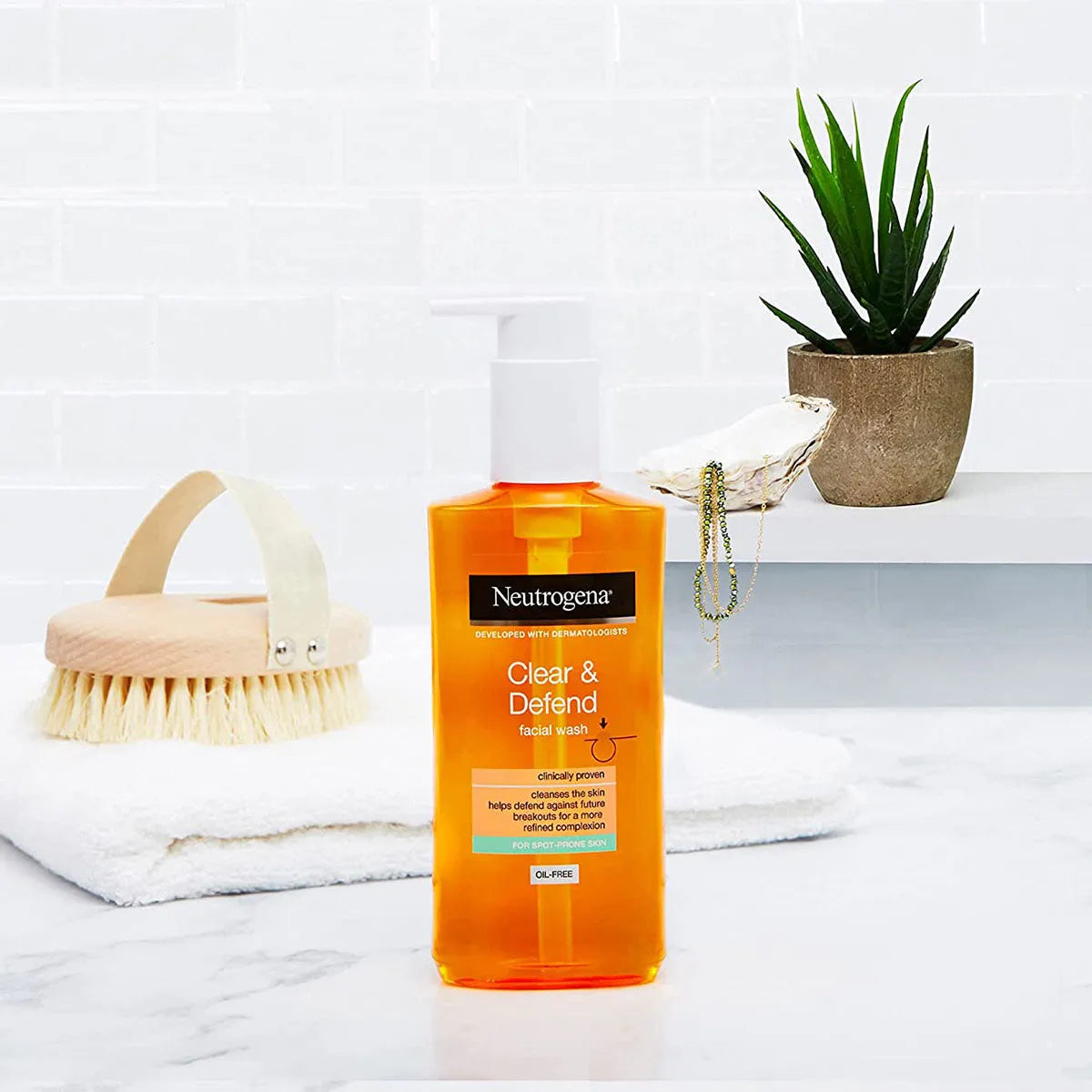 Neutrogena Clear & Defend Facial Wash (200ml)