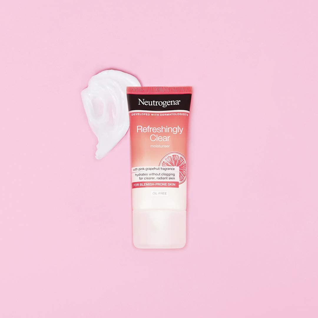 Neutrogena Refreshingly Clear Oil Free Moisturiser (50gm)