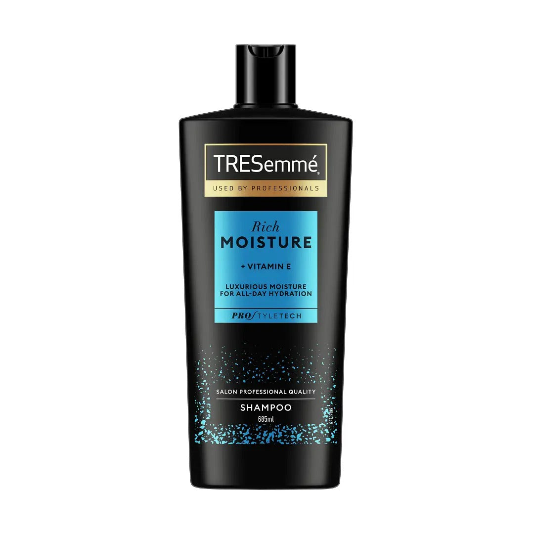 TRESemmé Rich Moisture + Vitamin E Shampoo (685ml)